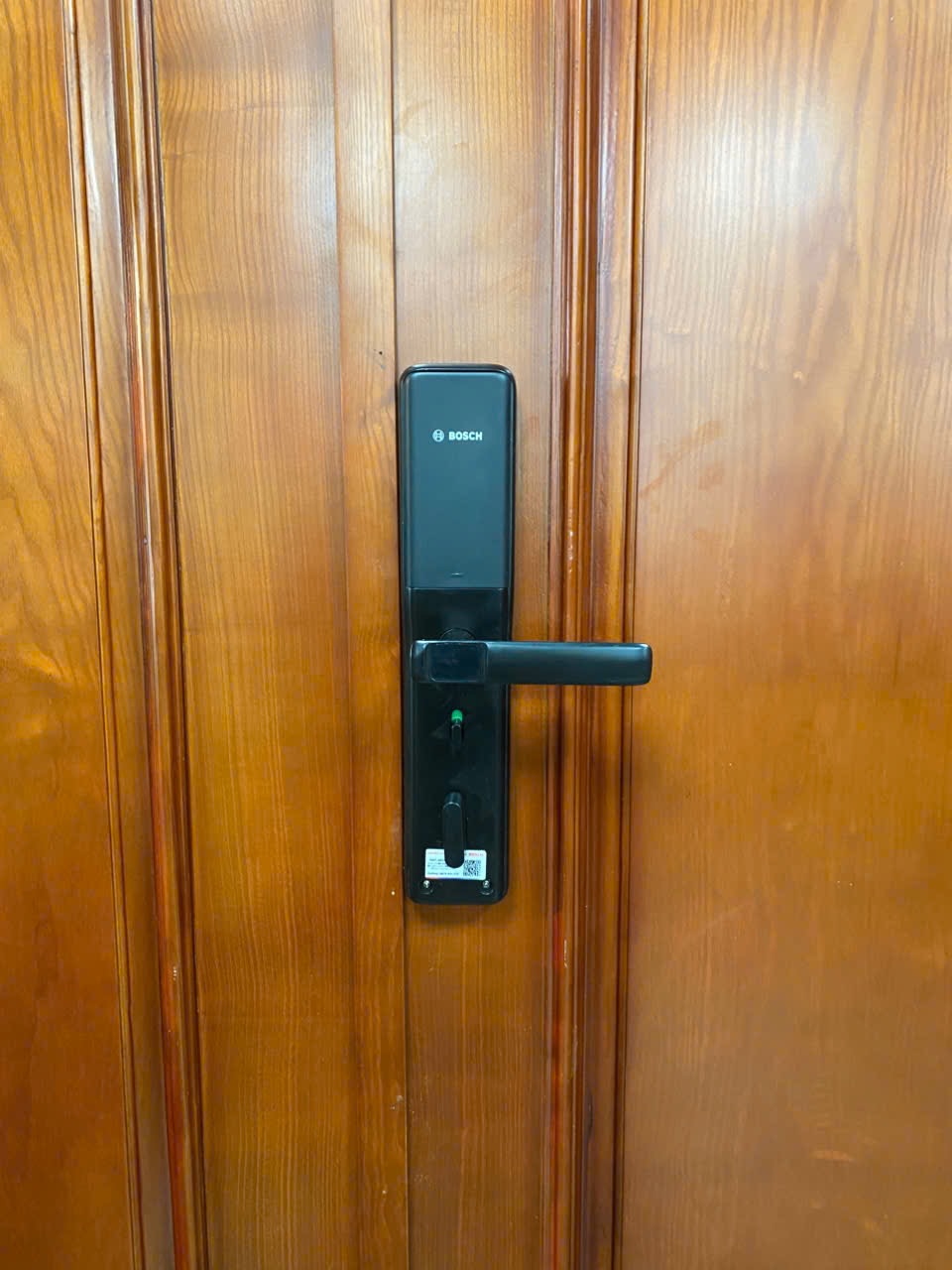 Khóa vân tay Bosch ID30 màu đen